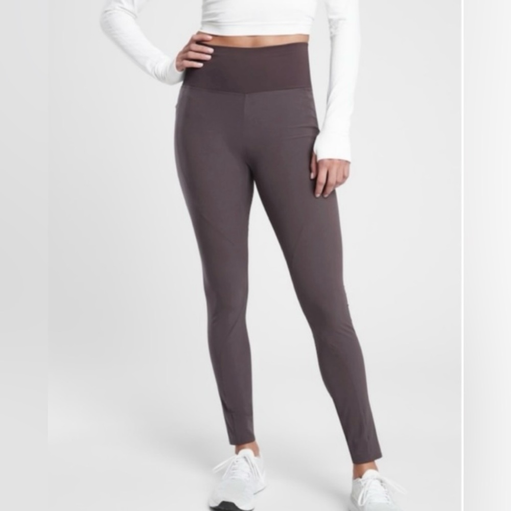 042 ATHLETA Quest Hybrid Tight size 2